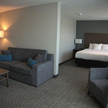 Brookstone Inn & Suites Fort Dodge Esterno foto