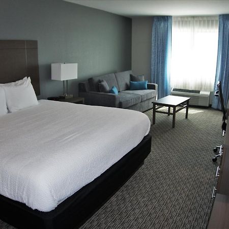 Brookstone Inn & Suites Fort Dodge Esterno foto