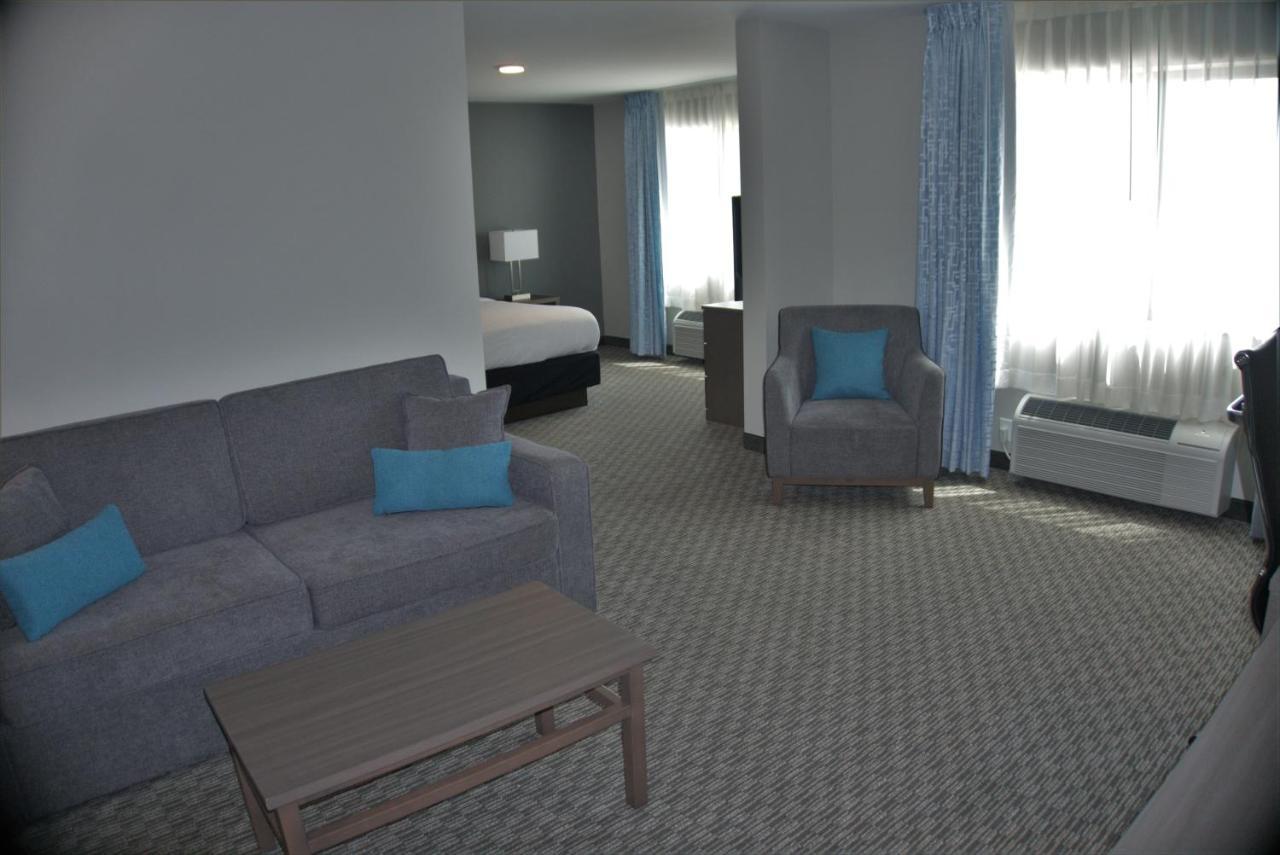 Brookstone Inn & Suites Fort Dodge Esterno foto