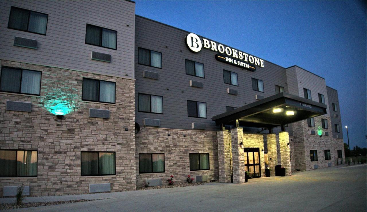 Brookstone Inn & Suites Fort Dodge Esterno foto