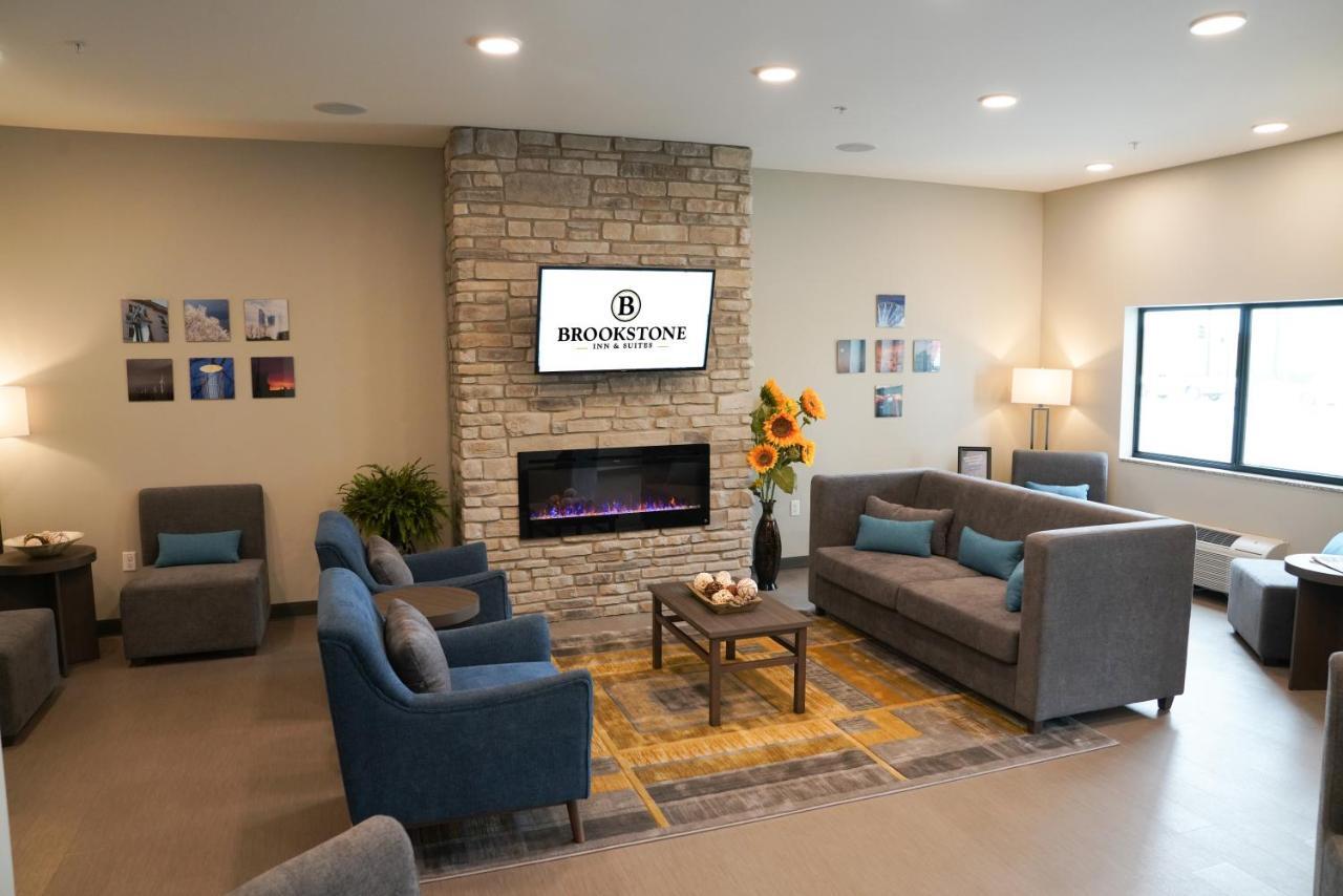 Brookstone Inn & Suites Fort Dodge Esterno foto